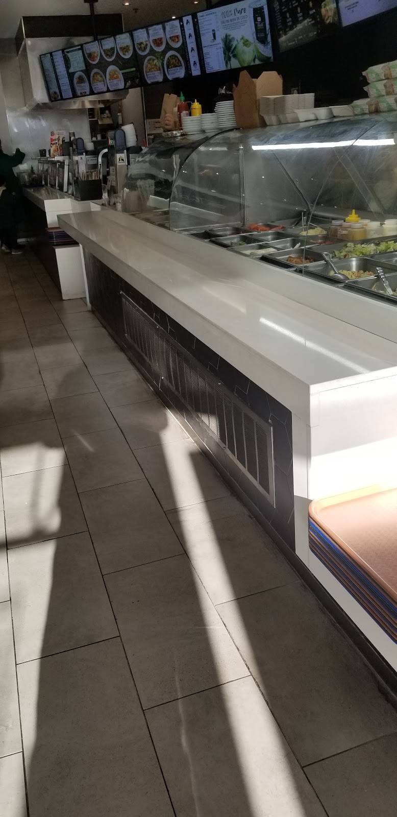 Villa Madina | restaurant | 1995 Boulevard Marcel-Laurin, Saint-Laurent, QC H4R 1K4, Canada | 5143317575 OR +1 514-331-7575