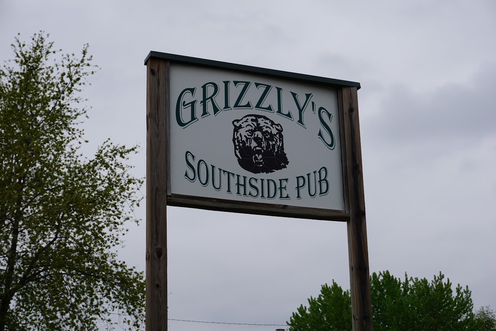 Grizzlys South Side Pub & Grill | restaurant | 1210 Highland Ct, Iowa City, IA 52240, USA | 3193377536 OR +1 319-337-7536