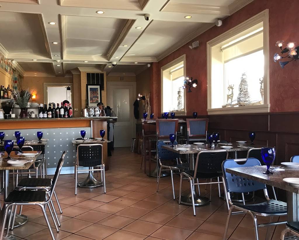 Aurora’s | restaurant | 1603 Post Rd, Fairfield, CT 06824, USA | 2032595800 OR +1 203-259-5800