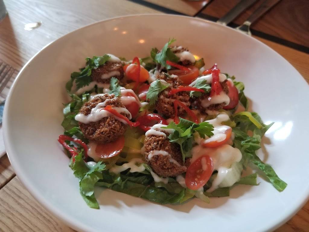 Loch & Quay | restaurant | 390 Queens Quay W, Toronto, ON M5V 3A6, Canada | 4165955444 OR +1 416-595-5444