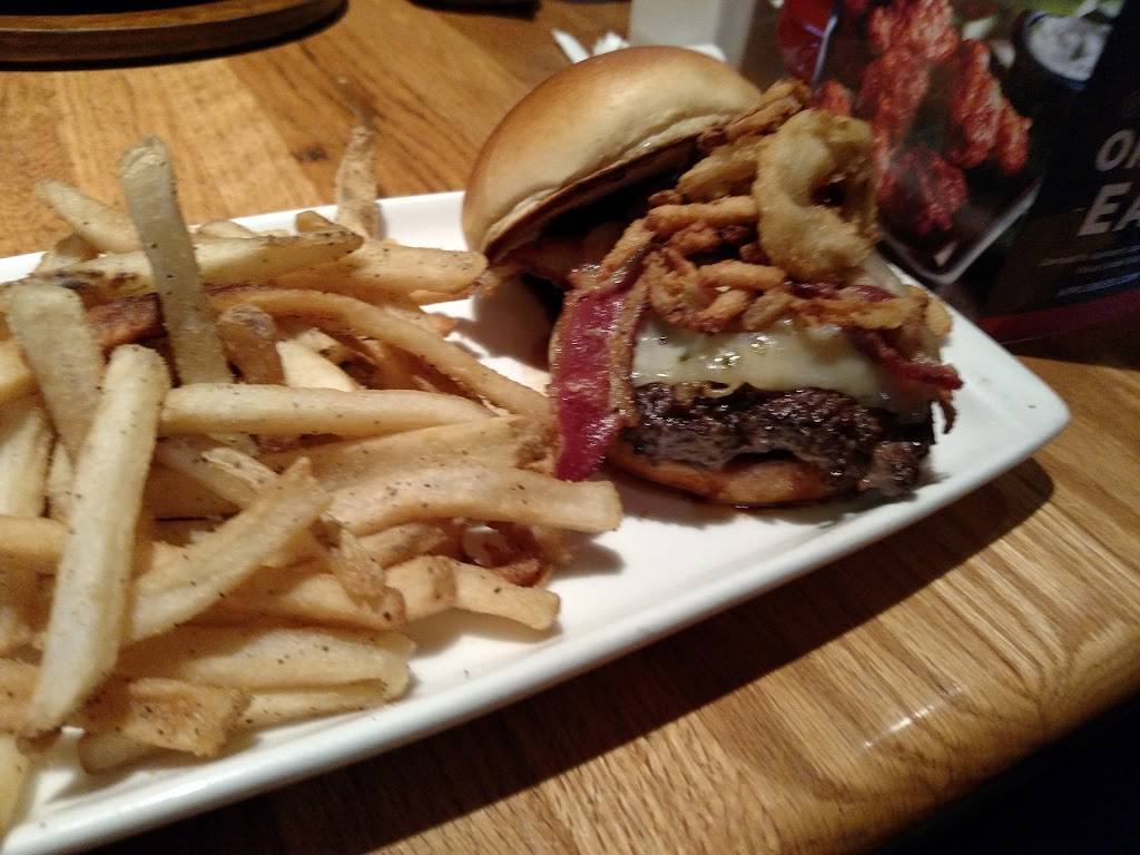 Applebees Grill + Bar | restaurant | 3600 S, IL-159, Glen Carbon, IL 62034, USA | 6182058550 OR +1 618-205-8550