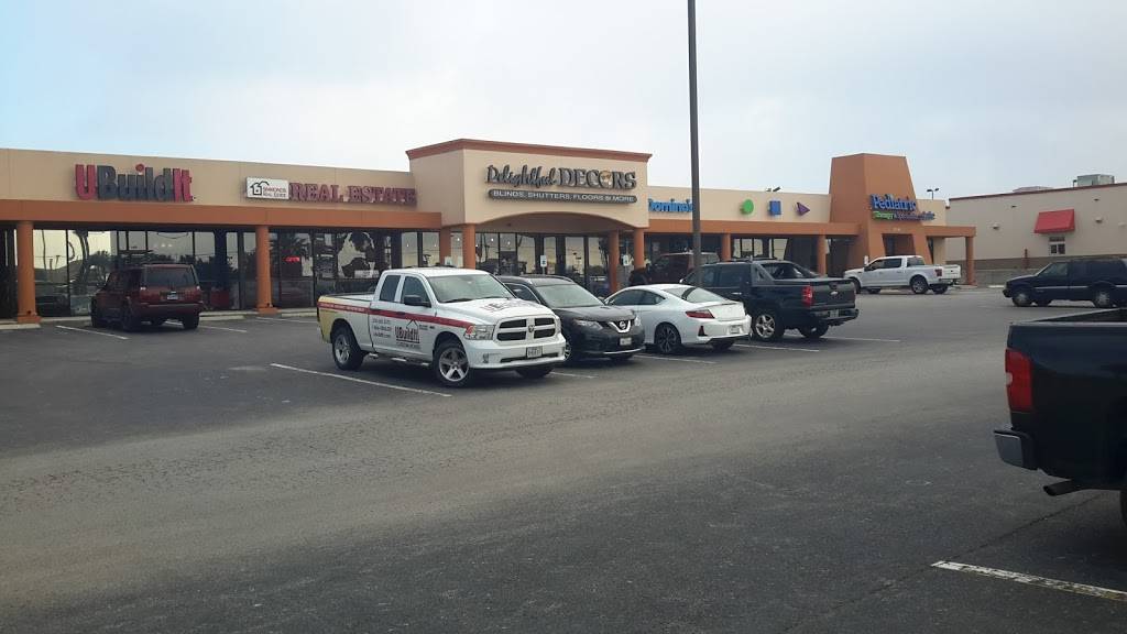 Dominos Pizza | meal delivery | 17331 I-35 Ste 105, Schertz, TX 78154, USA | 2106514336 OR +1 210-651-4336