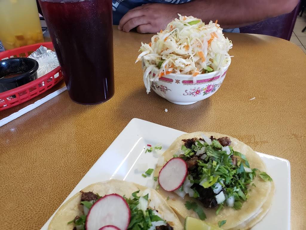 La Salvadoreña | restaurant | 1702 Vinton St, Omaha, NE 68108, USA | 4025022528 OR +1 402-502-2528