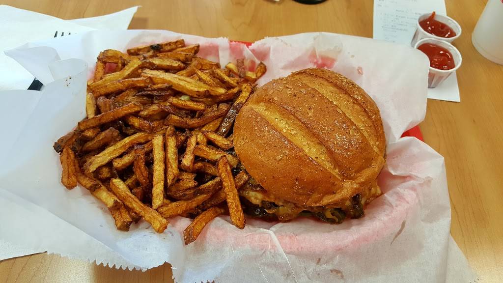 The Station Burger CO. | restaurant | 3500 James Sanders Blvd, Paducah, KY 42001, USA | 2704083473 OR +1 270-408-3473