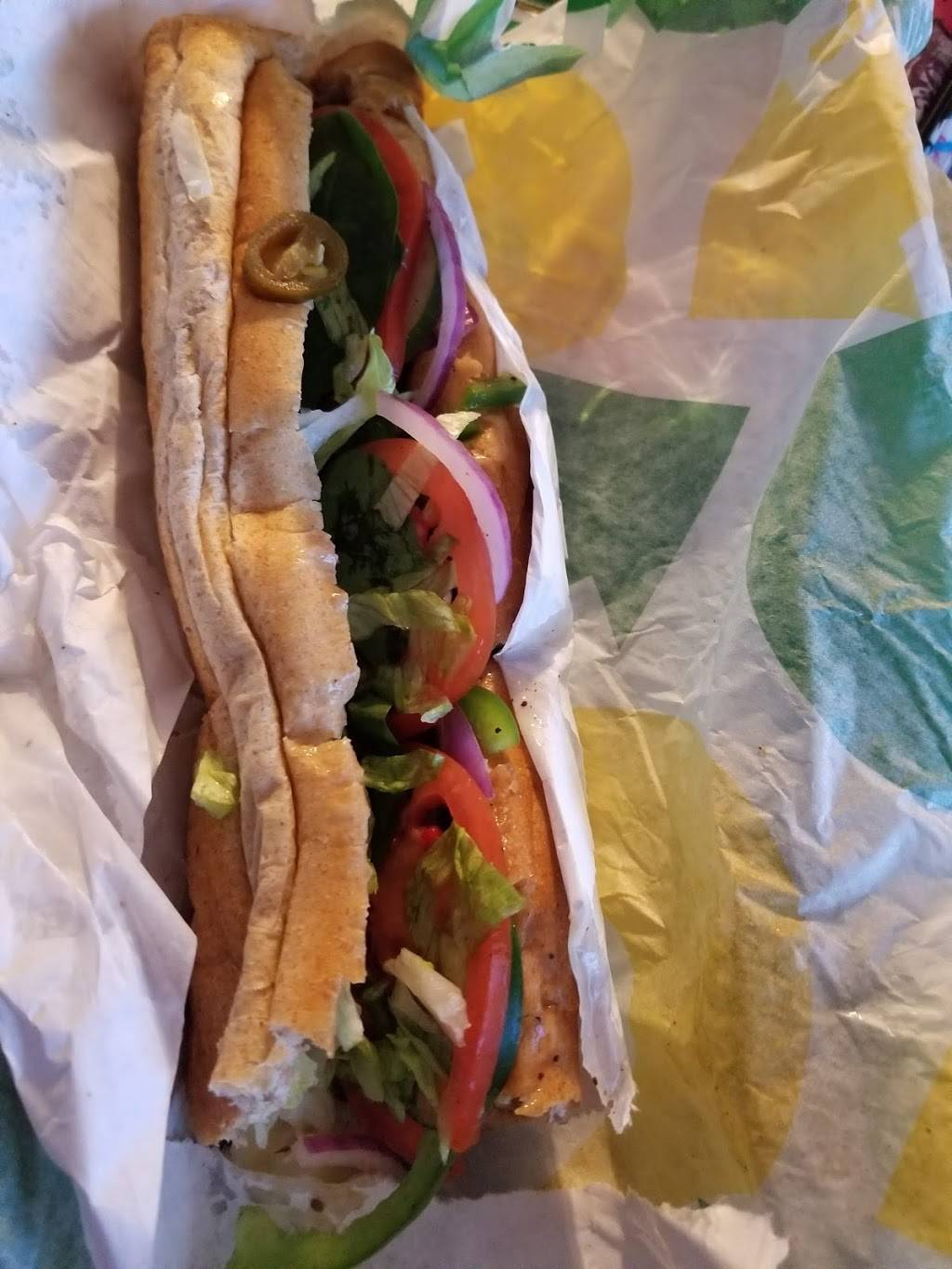 Subway | restaurant | 2710 N Highland Ave, Jackson, TN 38305, USA | 7317363321 OR +1 731-736-3321
