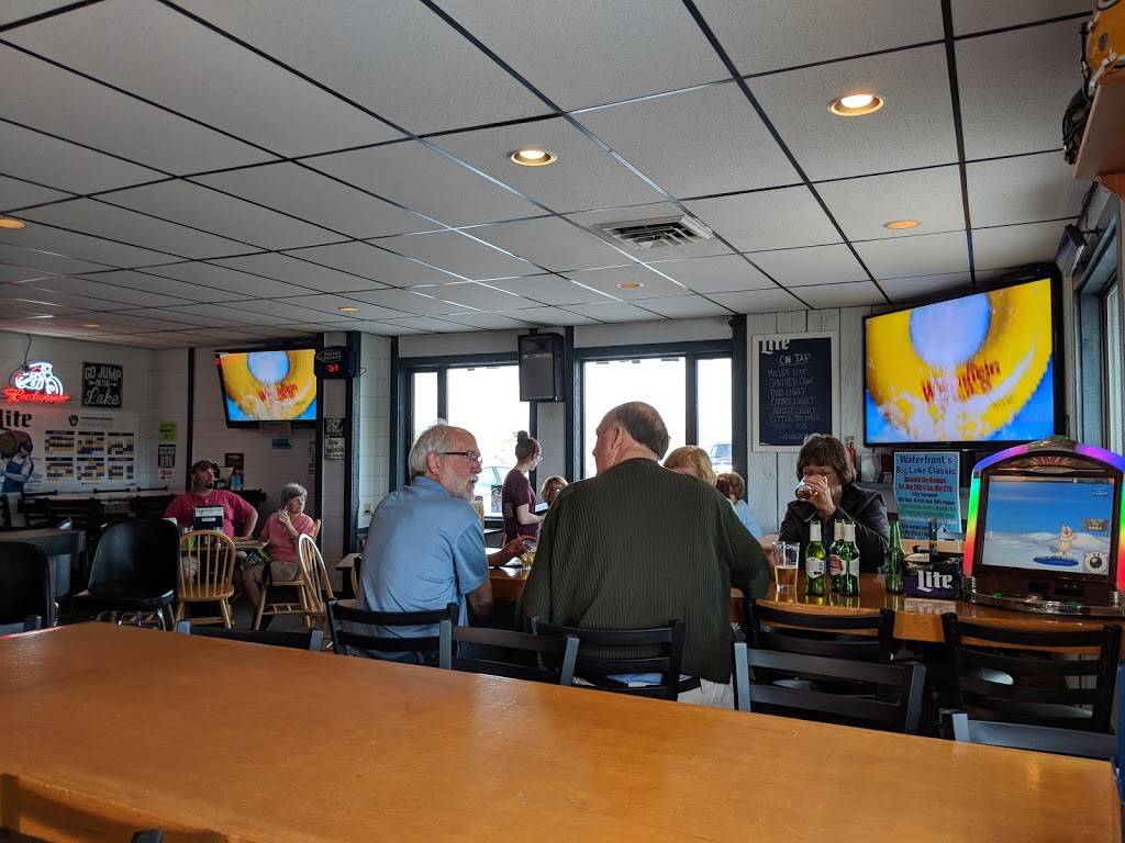 Waterfront Bar & Grill | restaurant | 215 N Main St, Kewaunee, WI 54216, USA | 9203880505 OR +1 920-388-0505