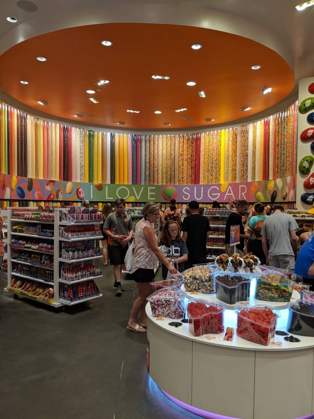 Hurricanes Daiquiri bar & grill | restaurant | 970 Boardwalk, 916 Ocean Blvd, Myrtle Beach, SC 29577, USA | 8439459646 OR +1 843-945-9646