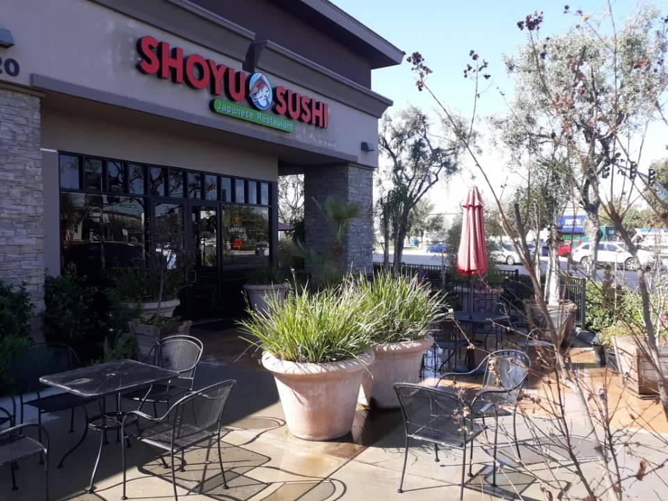 Shoyu Sushi | restaurant | 1120 Calloway Dr Ste 100, Bakersfield, CA 93312, USA | 6612133557 OR +1 661-213-3557