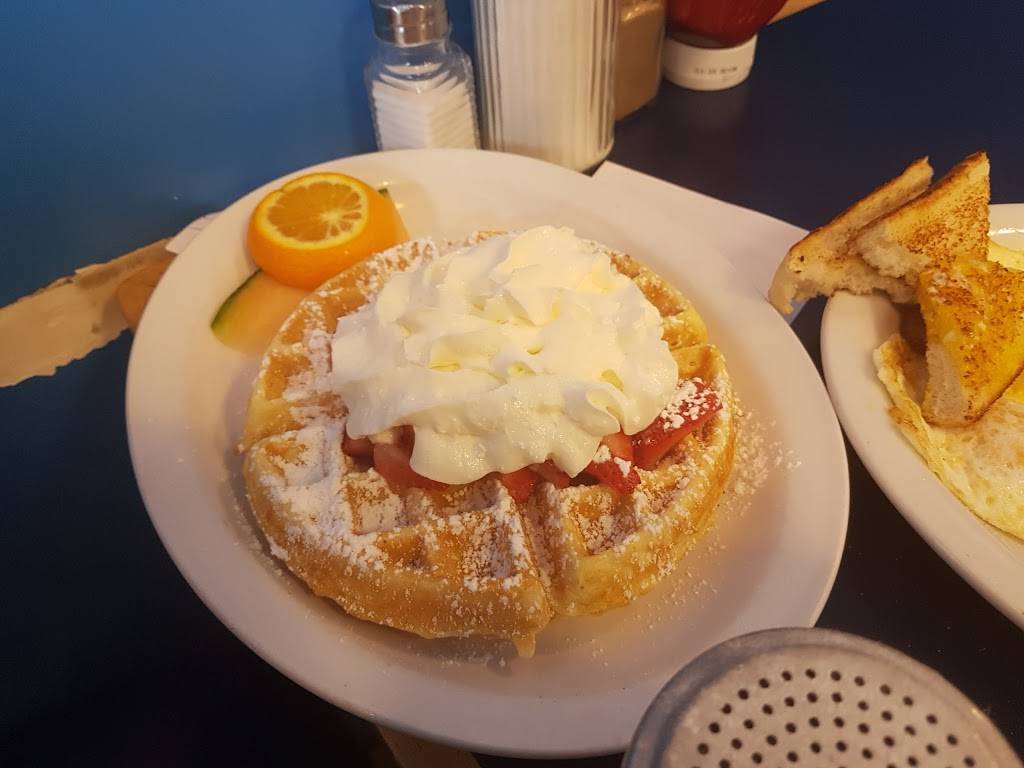 Daybreak | restaurant | 547 Holland St W, Bradford, ON L3Z 0C1, Canada | 9057751300 OR +1 905-775-1300