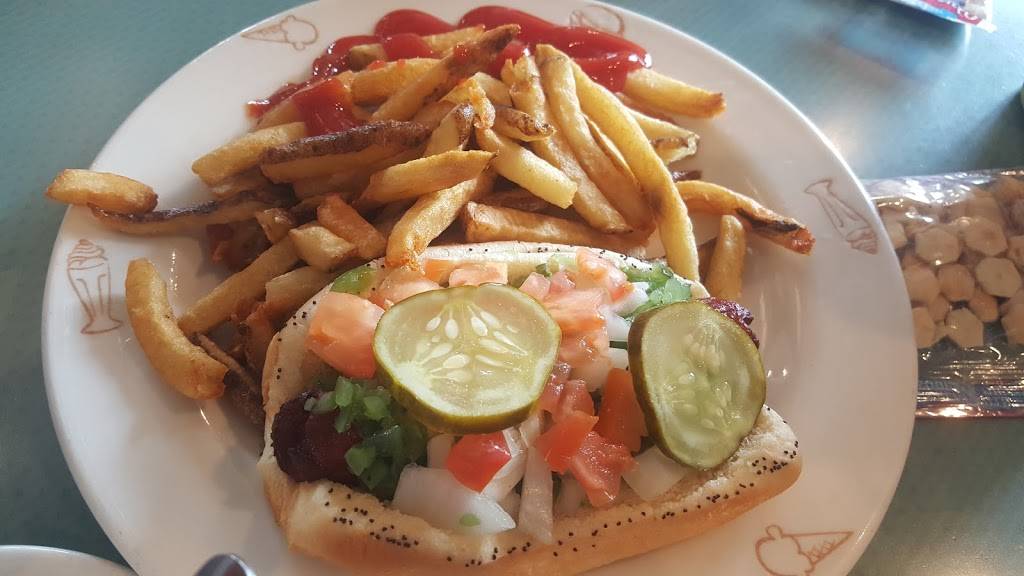 Lindys Chili & Gerties Ice Cream | restaurant | 7208 W 87th St, Bridgeview, IL 60455, USA | 7084300019 OR +1 708-430-0019