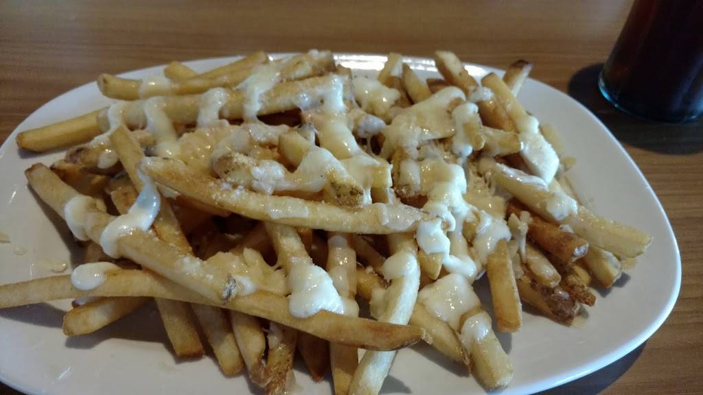 Buffalo Wings & Rings | restaurant | 1520 Carlemont Dr, Crystal Lake, IL 60014, USA | 8157889464 OR +1 815-788-9464