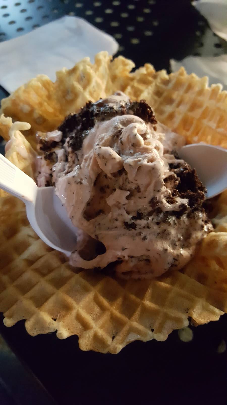 Cold Stone Creamery | bakery | 1470 Del Monte Center, Monterey, CA 93940, USA | 8316491346 OR +1 831-649-1346