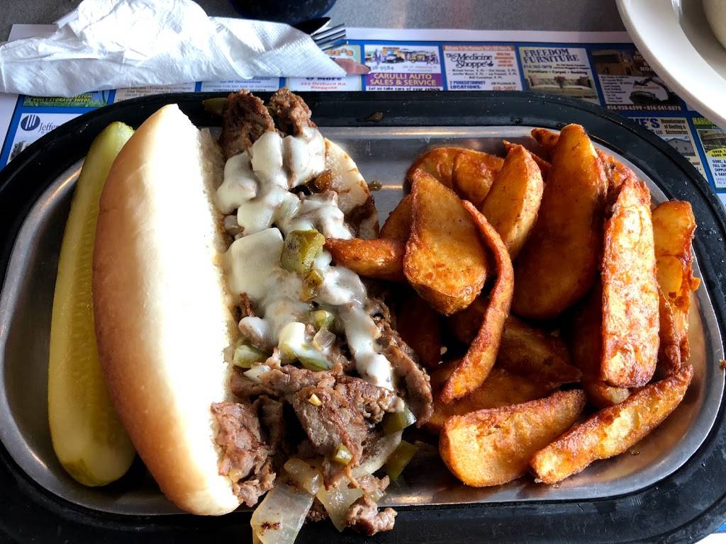 Punxy Phils Family Restaurant | restaurant | 116 Indiana St, Punxsutawney, PA 15767, USA | 8149381221 OR +1 814-938-1221