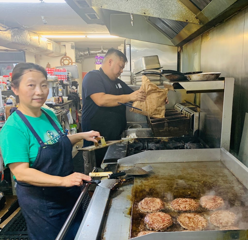 Gladeville Market & Grill | restaurant | 9034 Stewarts Ferry Pike, Lebanon, TN 37090, USA | 6154705010 OR +1 615-470-5010