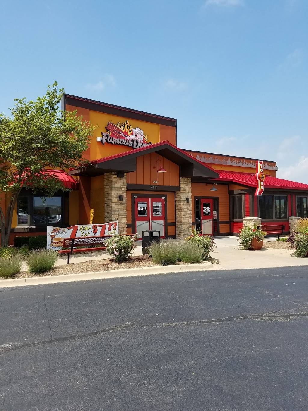 Famous Daves Bar-B-Que | restaurant | 7411 North Grand Prairie Drive, Peoria, IL 61615, USA | 3096917427 OR +1 309-691-7427