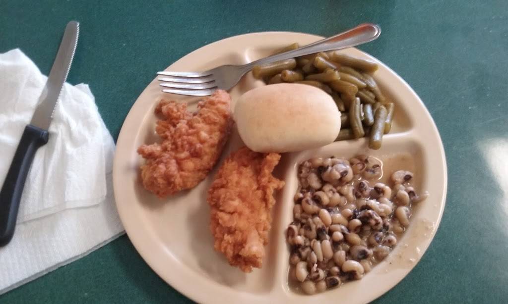 Larry Melvyns Restaurant | restaurant | 2361 Notasulga Rd, Tallassee, AL 36078, USA | 3342520799 OR +1 334-252-0799