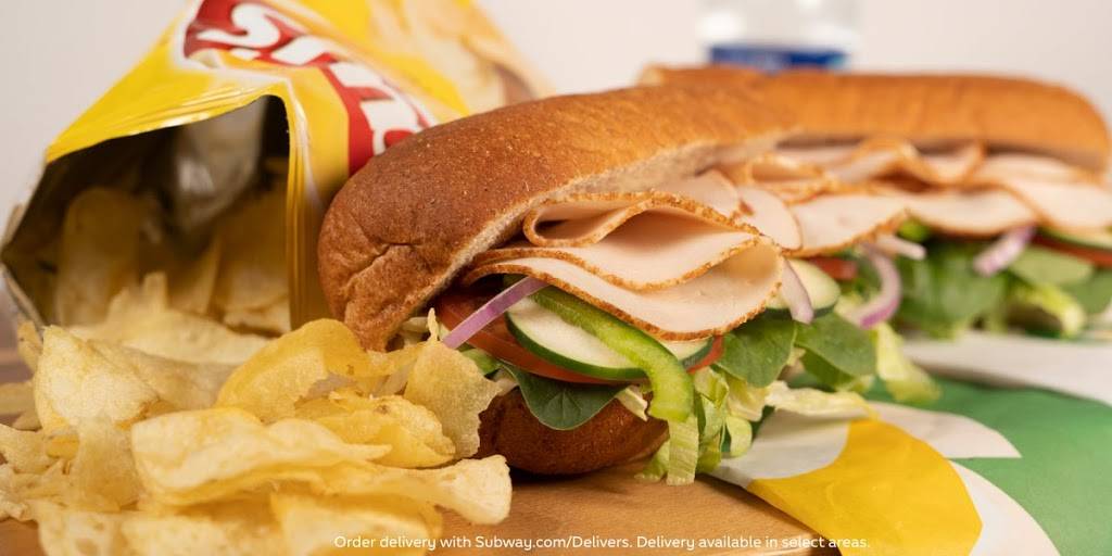 Subway Restaurants | restaurant | 1205 17th St, Santa Ana, CA 92701, USA | 7145640100 OR +1 714-564-0100