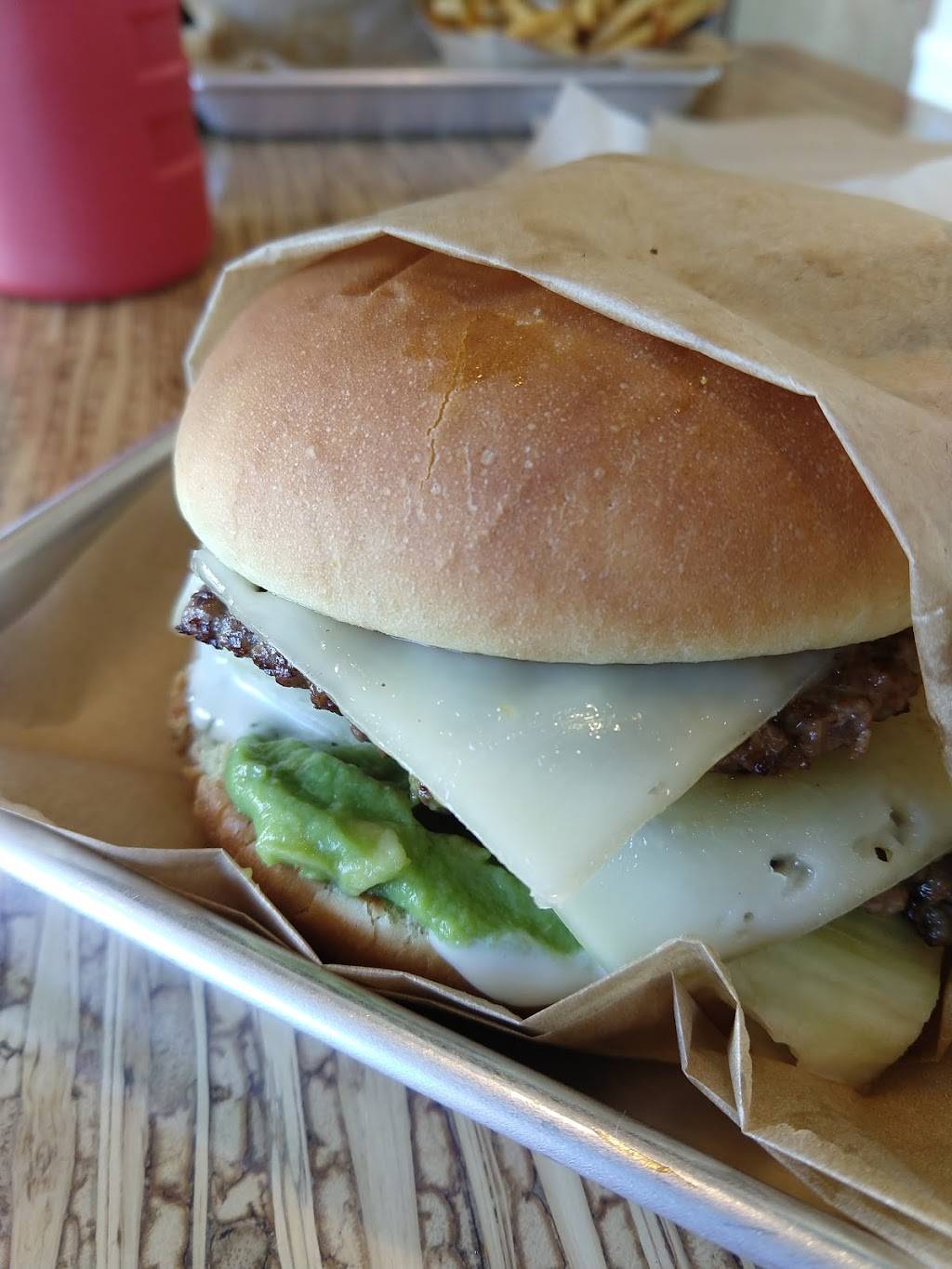 Elevation Burger | restaurant | 142 Branch Rd SE, Vienna, VA 22180, USA | 7038657277 OR +1 703-865-7277