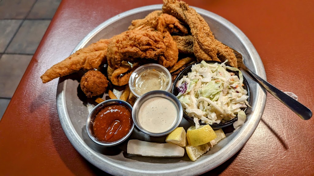 Lazy Petes Fish and Shrimp | restaurant | 200 N Bowman Rd #9, Little Rock, AR 72211, USA | 5019076453 OR +1 501-907-6453