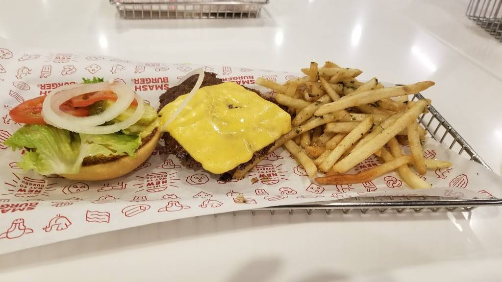 Smashburger | restaurant | 1608 Marcus Ave, New Hyde Park, NY 11040, USA | 5162331844 OR +1 516-233-1844