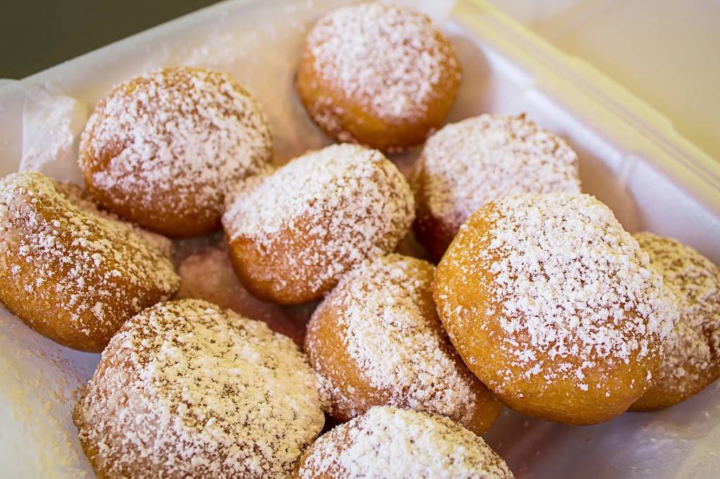 Surfs Up Maywood Chicken & Fish | restaurant | 713 Roosevelt Rd, Maywood, IL 60153, USA | 7084838748 OR +1 708-483-8748