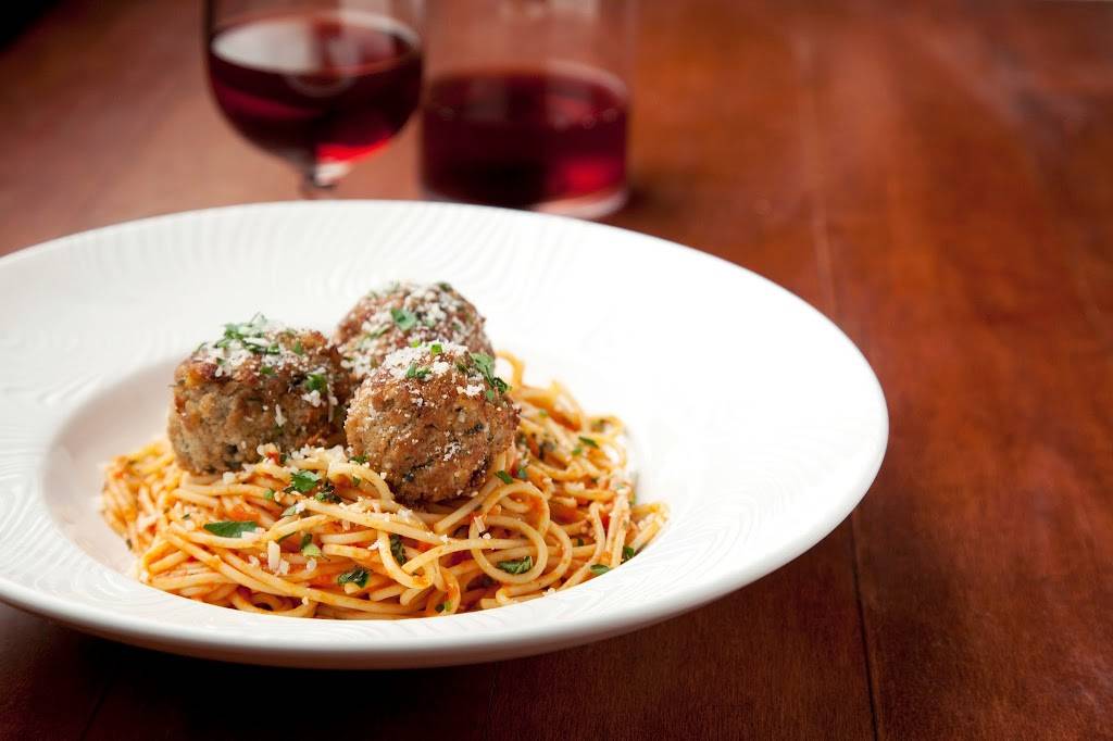 Bella Italiana | restaurant | 1721 W Canal St, Milwaukee, WI 53233, USA | 4148477626 OR +1 414-847-7626