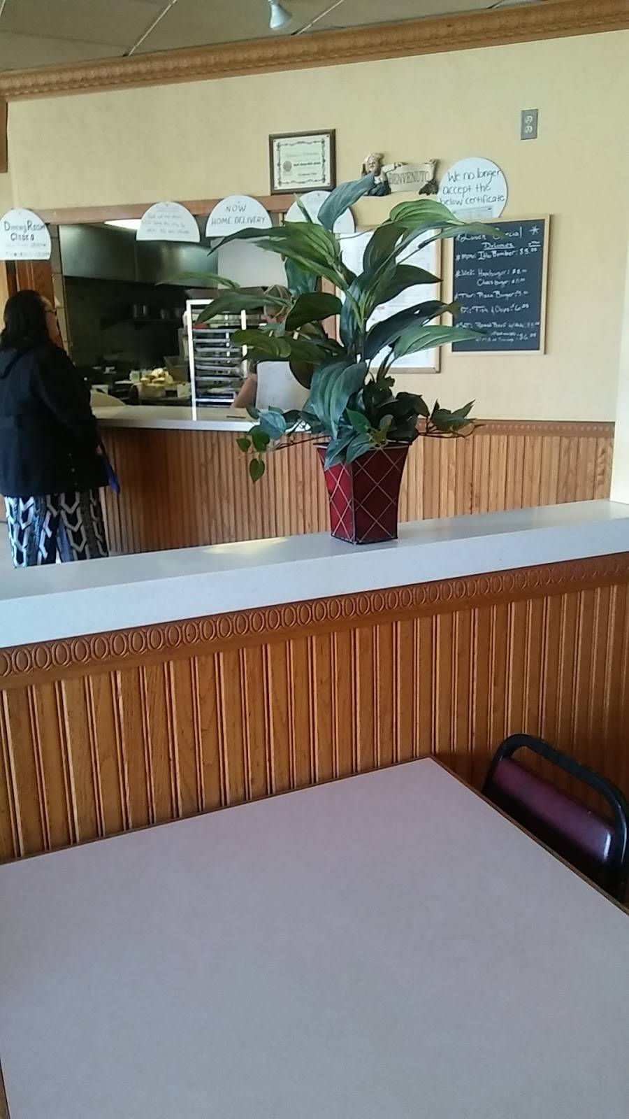 Infusinos Pizzeria | restaurant | 3301 Washington Ave, Racine, WI 53405, USA | 2626342727 OR +1 262-634-2727