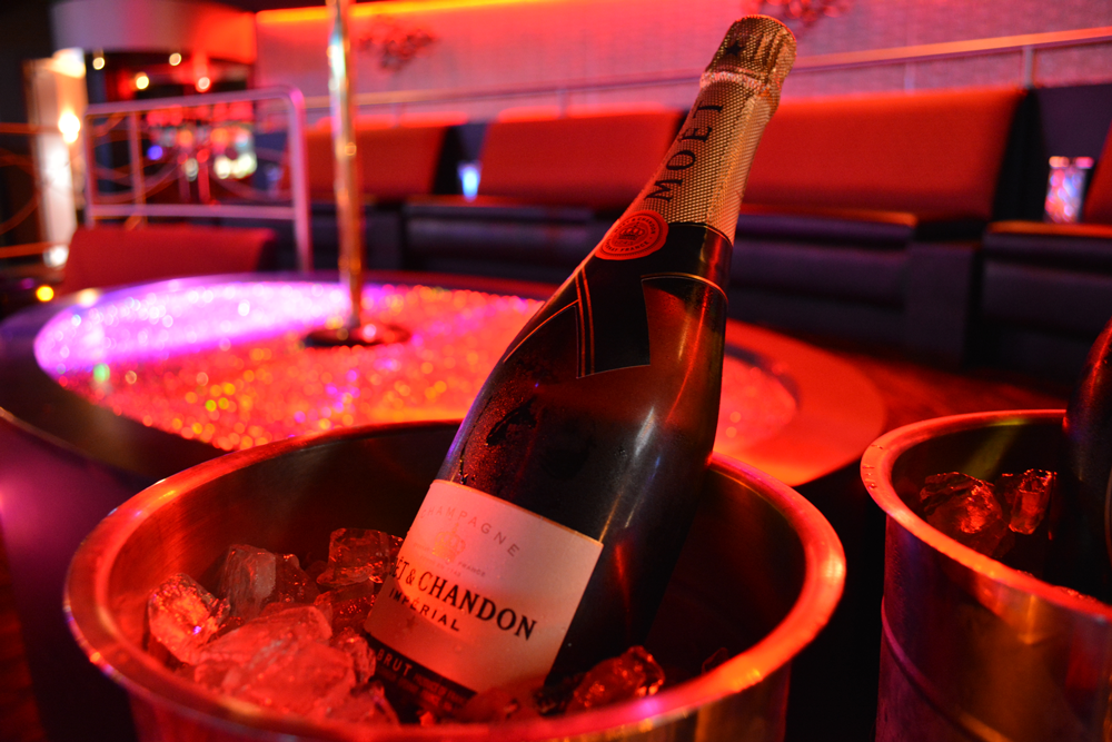 Club 390 | night club | 390 E Joe Orr Rd, Chicago Heights, IL 60411, USA | 7087582582 OR +1 708-758-2582