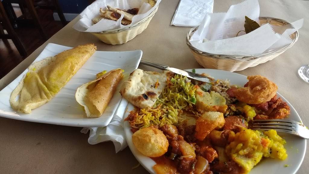 Bombay Royale - Healthy Restaurant in Northampton, Pioneer Valle | restaurant | 1 Roundhouse Plaza #4, Northampton, MA 01060, USA | 4133413537 OR +1 413-341-3537