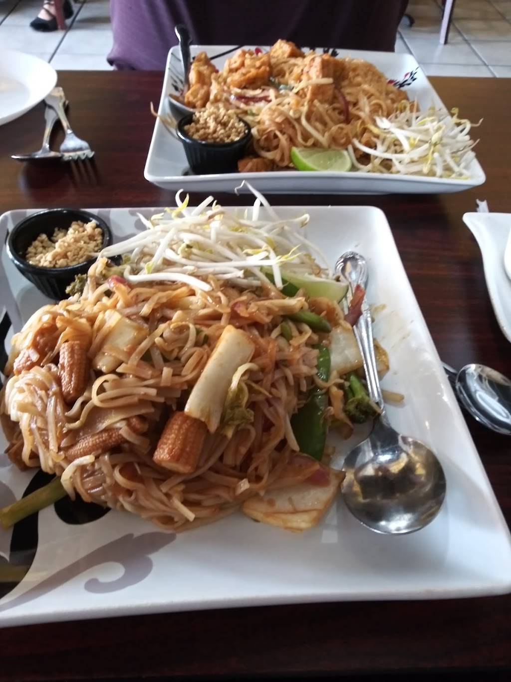 Bananas Thai Cuisine | restaurant | 15556 Farm to Market Rd 529, Houston, TX 77095, USA | 2814634399 OR +1 281-463-4399