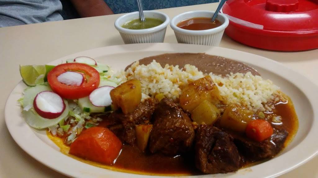 Pupuseria El Salvadoreño | restaurant | 1741 Algonquin Rd, Mt Prospect, IL 60056, USA | 2248757180 OR +1 224-875-7180