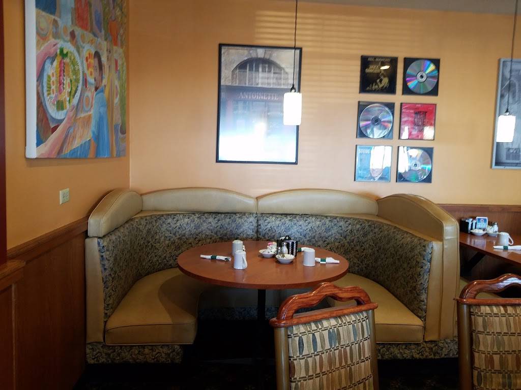 Silver Dollar Restaurant | restaurant | 102 Stagecoach Trail, Yorkville, IL 60560, USA | 6305531835 OR +1 630-553-1835