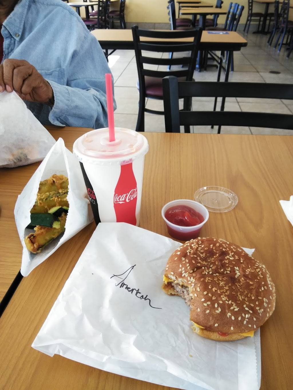 Oasis Burger & Shake | restaurant | 9345 La Riviera Dr, Sacramento, CA 95826, USA | 9163829699 OR +1 916-382-9699