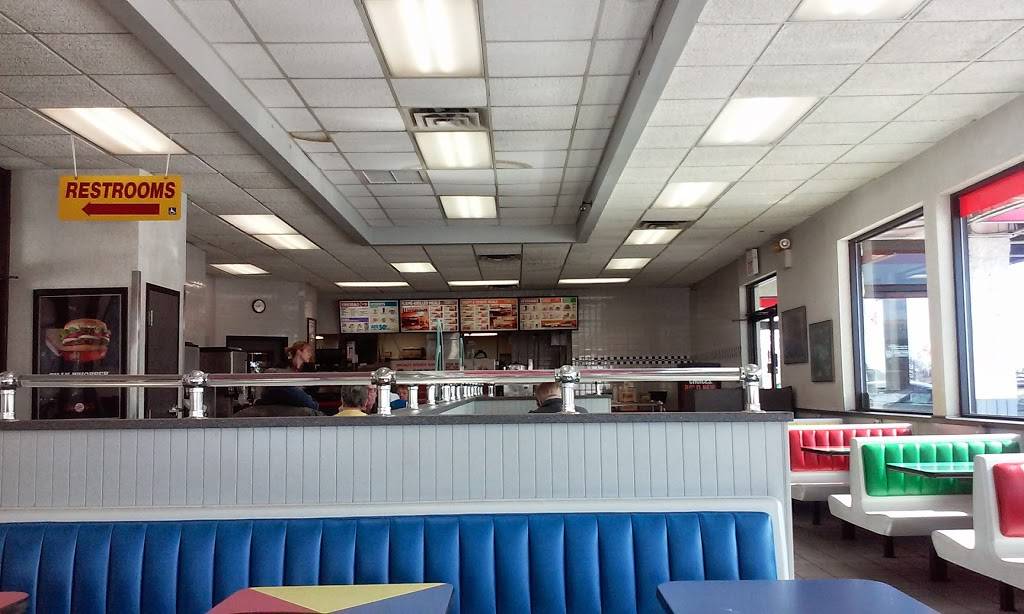 Burger King | restaurant | 103 S Nicolet St, Mackinaw City, MI 49701, USA | 2314362600 OR +1 231-436-2600