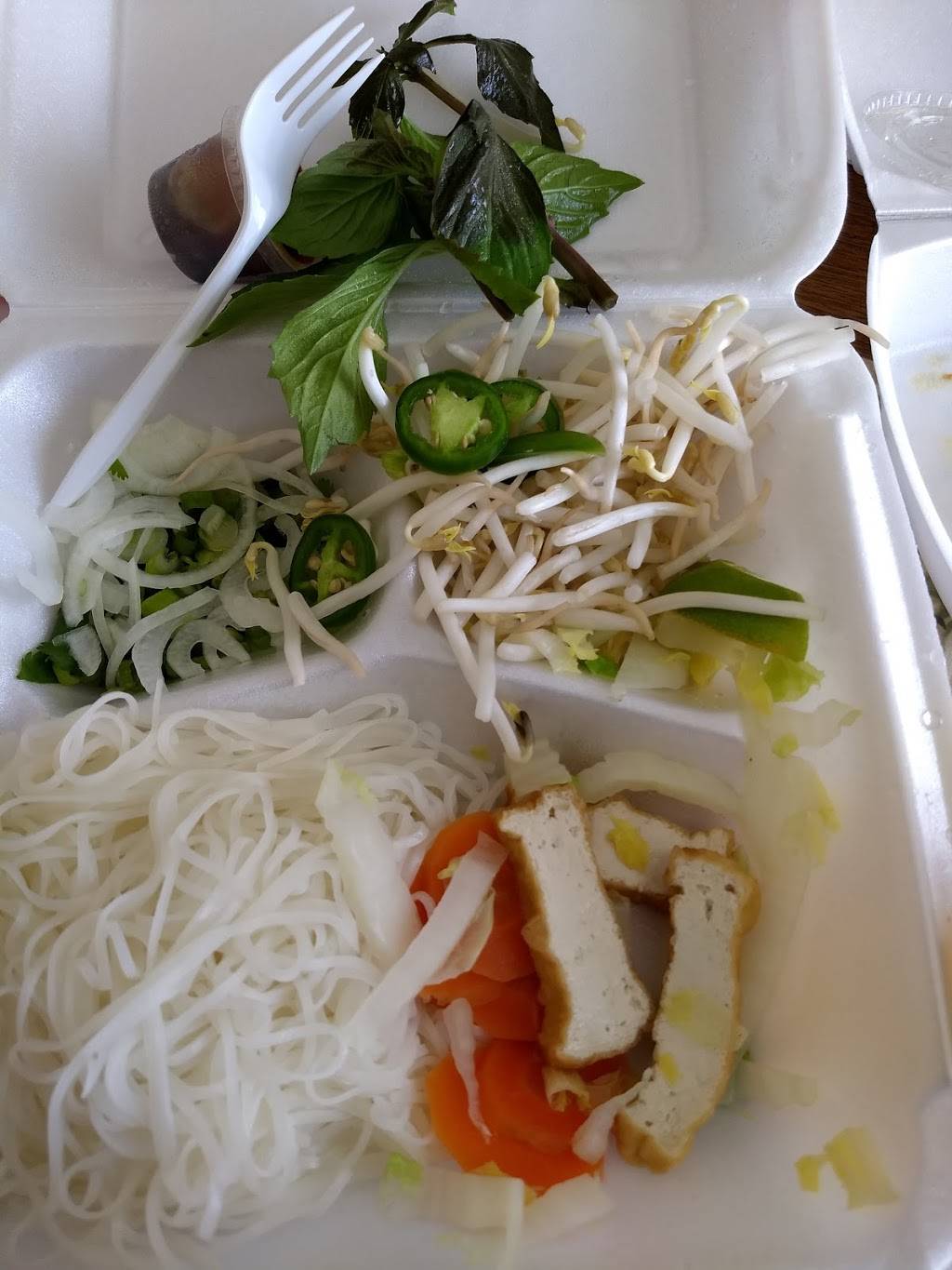 Pho Thang Long | restaurant | 3071 Nutley Street, Fairfax, VA 22031, USA | 7032089679 OR +1 703-208-9679