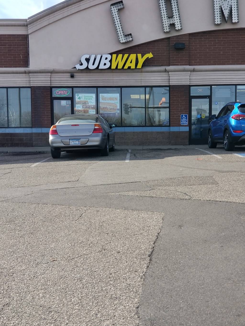 Subway | restaurant | 4207 Webber Pkwy, Minneapolis, MN 55412, USA | 6125881926 OR +1 612-588-1926