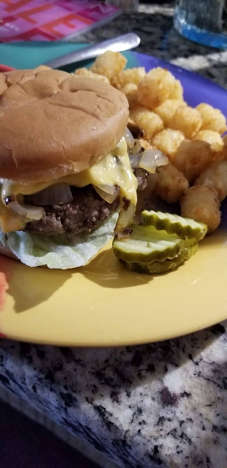 Family Billiards & Restaurant | restaurant | 166 Lantana Rd # 101, Crossville, TN 38555, USA | 9314844494 OR +1 931-484-4494