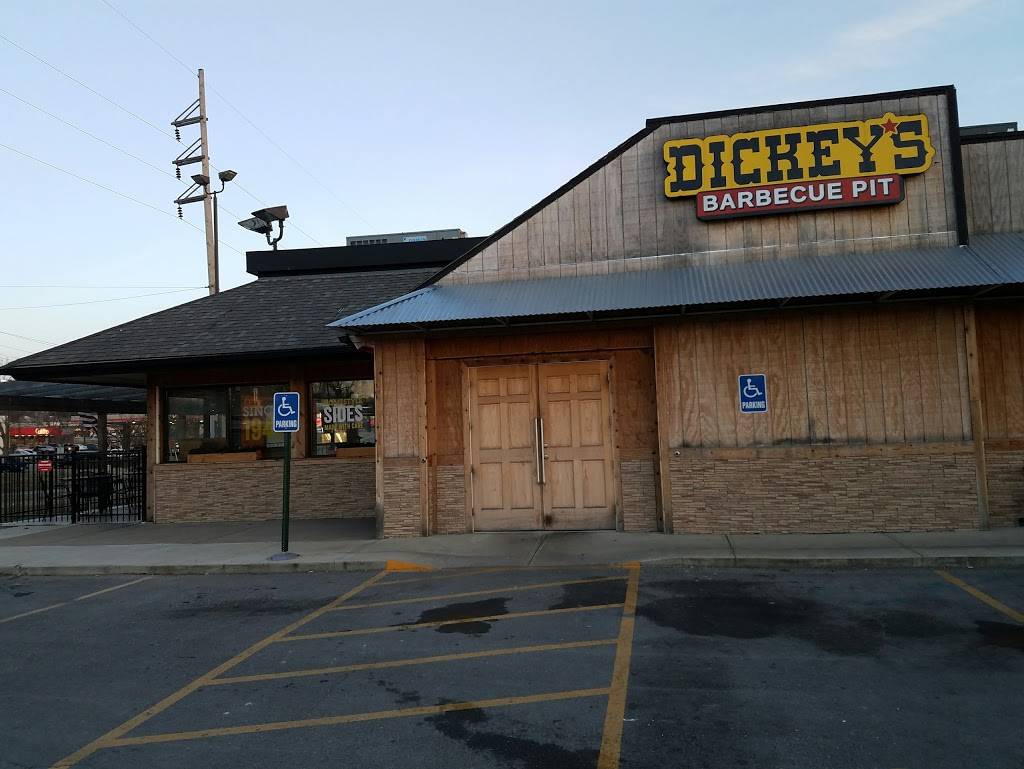 Dickeys Barbecue Pit | meal delivery | 600 S, Rte 291, Liberty, MO 64068, USA | 8164296005 OR +1 816-429-6005