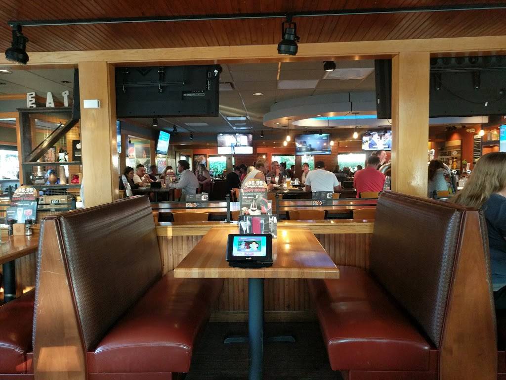 Applebees Grill + Bar | restaurant | 3730 Village Dr, Lincoln, NE 68516, USA | 4024201182 OR +1 402-420-1182