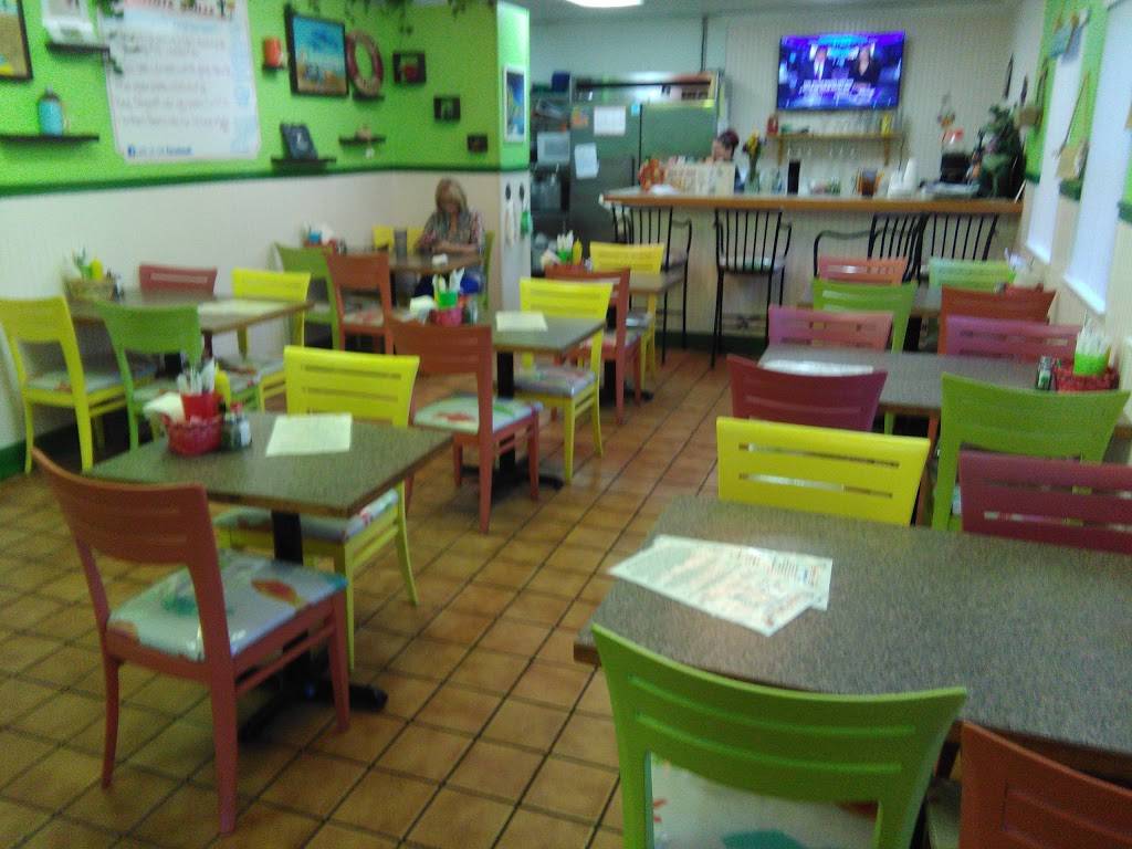 Charlenes Coyote Grille | restaurant | 5500 St Lucie Blvd, Fort Pierce, FL 34946, USA | 7728019302 OR +1 772-801-9302