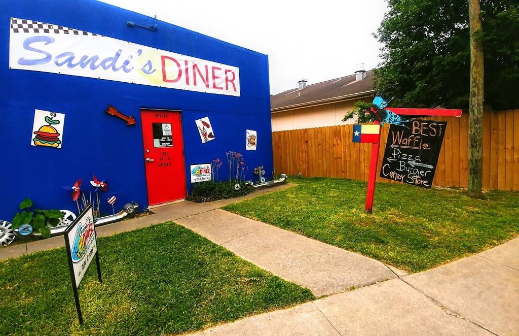 Sandis Diner | meal takeaway | 704 Ayers St, Corpus Christi, TX 78404, USA | 3613343850 OR +1 361-334-3850