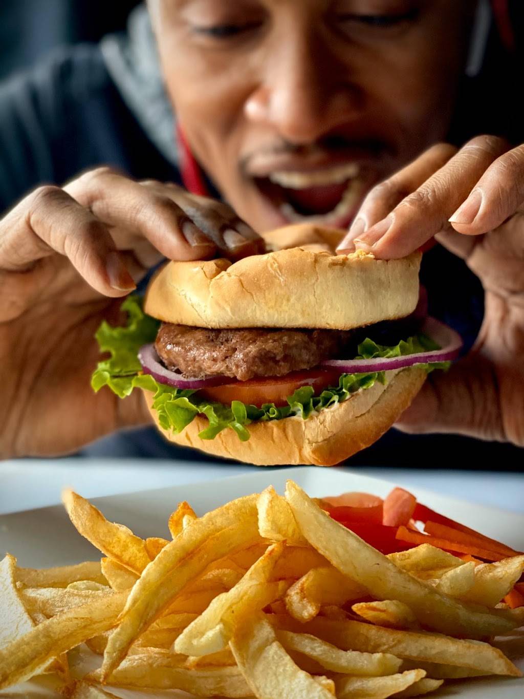 HILLS PLACE RESTAURANT BAR AND LOUNGE | restaurant | 2112 Flatbush Ave, Brooklyn, NY 11234, USA | 7189424535 OR +1 718-942-4535