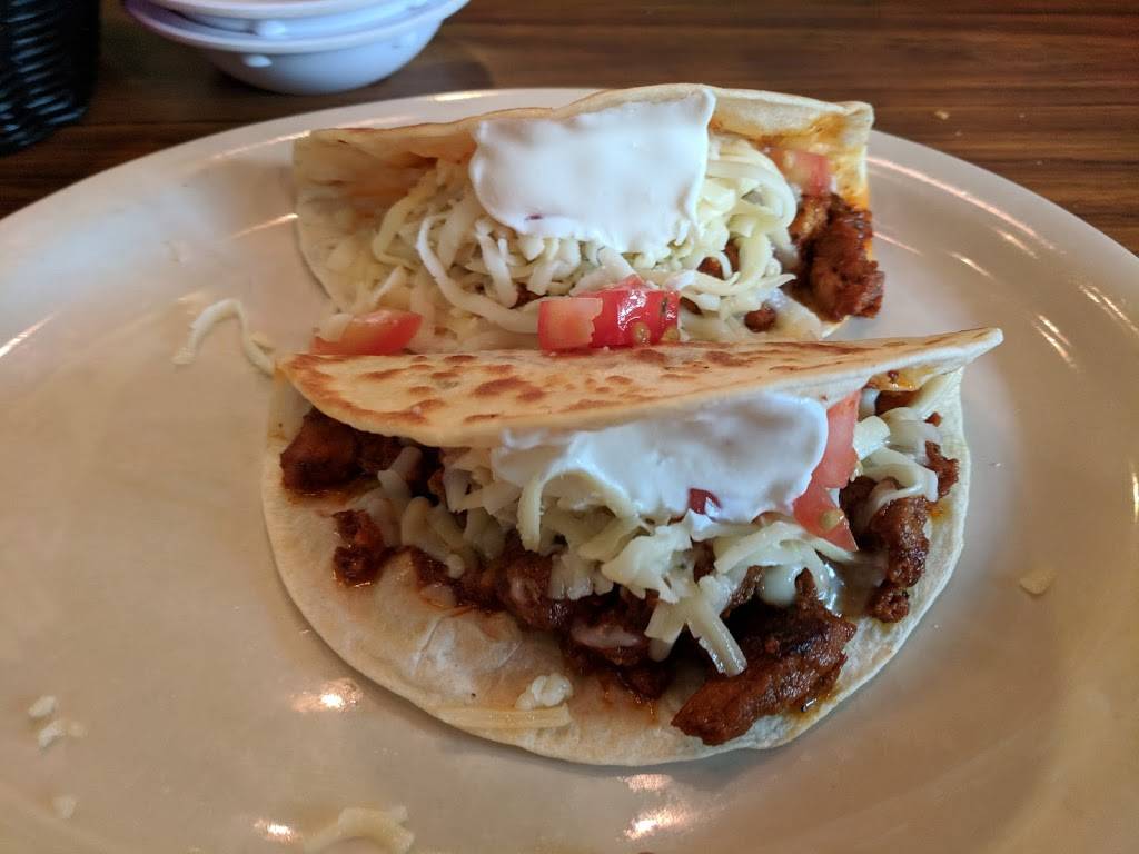 Santis | restaurant | 1302 Meeting Street Rd, Charleston, SC 29405, USA | 8437222633 OR +1 843-722-2633