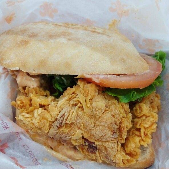 Popeyes Louisiana Kitchen | restaurant | 2765 Lake Shore Blvd W Unit 102, Etobicoke, ON M8V 1H2, Canada | 4162594023 OR +1 416-259-4023