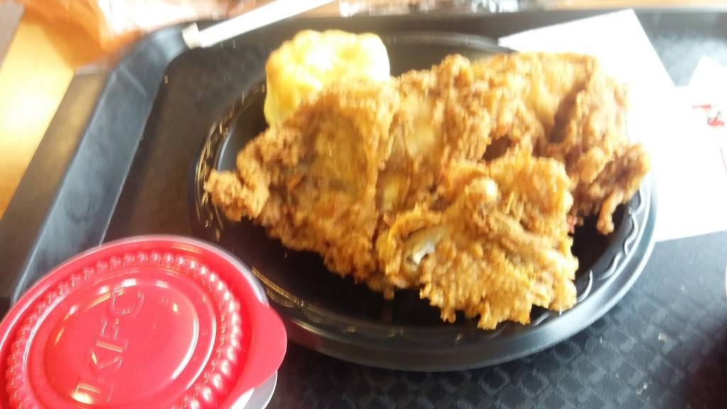 KFC | restaurant | 833 Young St, Tonawanda, NY 14150, USA | 7166932890 OR +1 716-693-2890