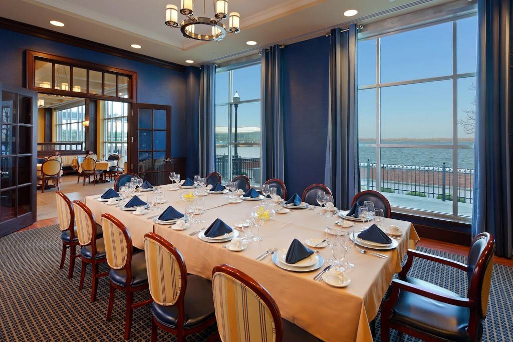 Bayfront Grille | restaurant | Erie, PA 16507, USA | 8144542005 OR +1 814-454-2005