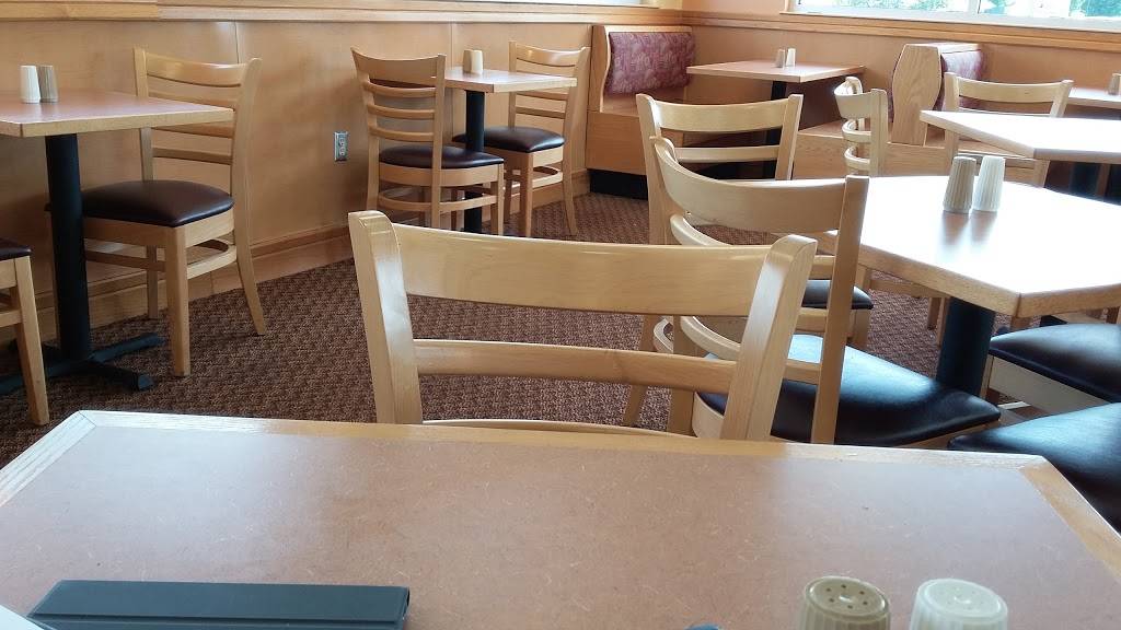 Bojangles Famous Chicken n Biscuits | restaurant | 1590 Lee Victory Pkwy, Smyrna, TN 37167, USA | 6153556267 OR +1 615-355-6267