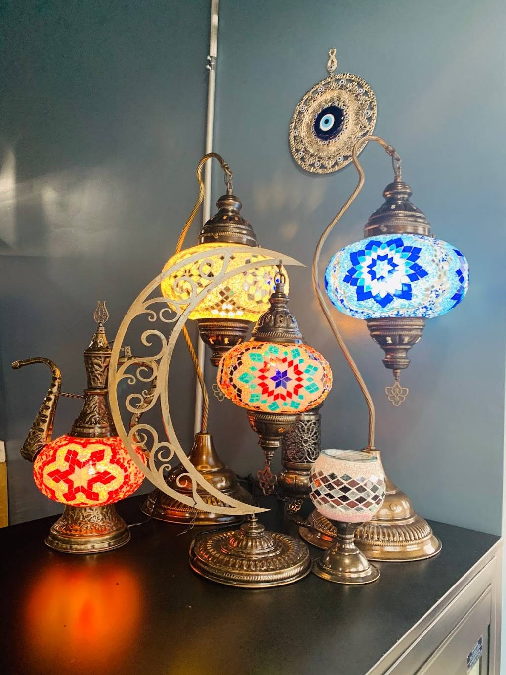 Istanbul Mediterranean Grill & Market | restaurant | 8896 N Florida Ave, Tampa, FL 33604, USA | 8133746994 OR +1 813-374-6994