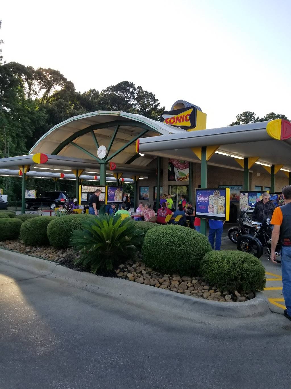 Sonic Drive-In | restaurant | 103 Minden Shopping Center Dr, Minden, LA 71055, USA | 3183828309 OR +1 318-382-8309
