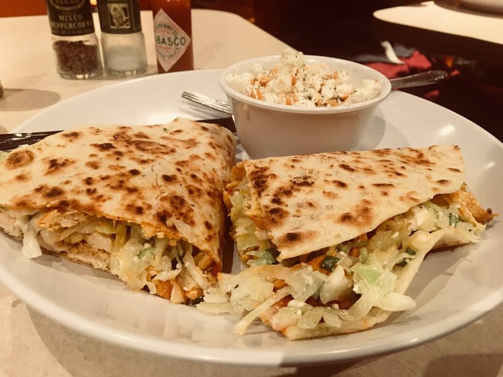 Zoës Kitchen | restaurant | 255 Montgomery Mall, North Wales, PA 19454, USA | 2153936122 OR +1 215-393-6122